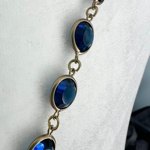 New with tags Chico's Lariat Royal Blue Faceted Gold Tone Station Necklace - Picture 2 of 6